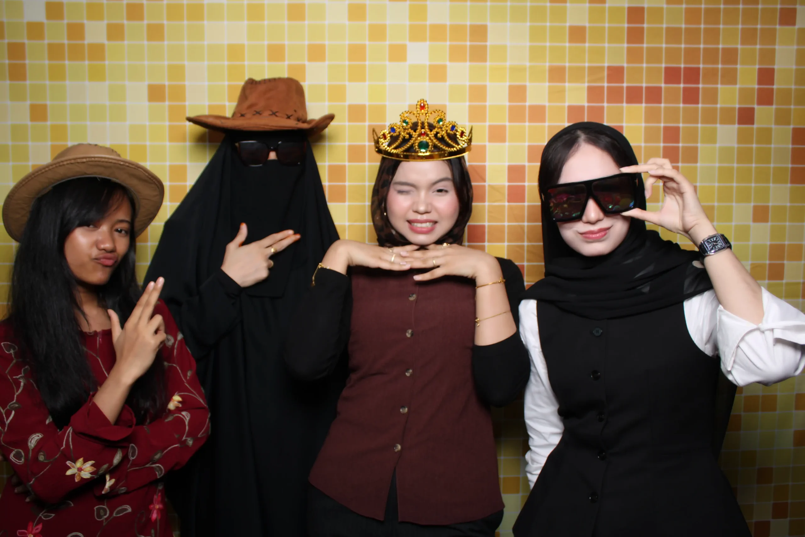 طالبات من جنسيات مختلفة في فعالية Big Ben Academy كوالاالمبور يحتفلن بأجواء مرحة تعكس التنوع الثقافي